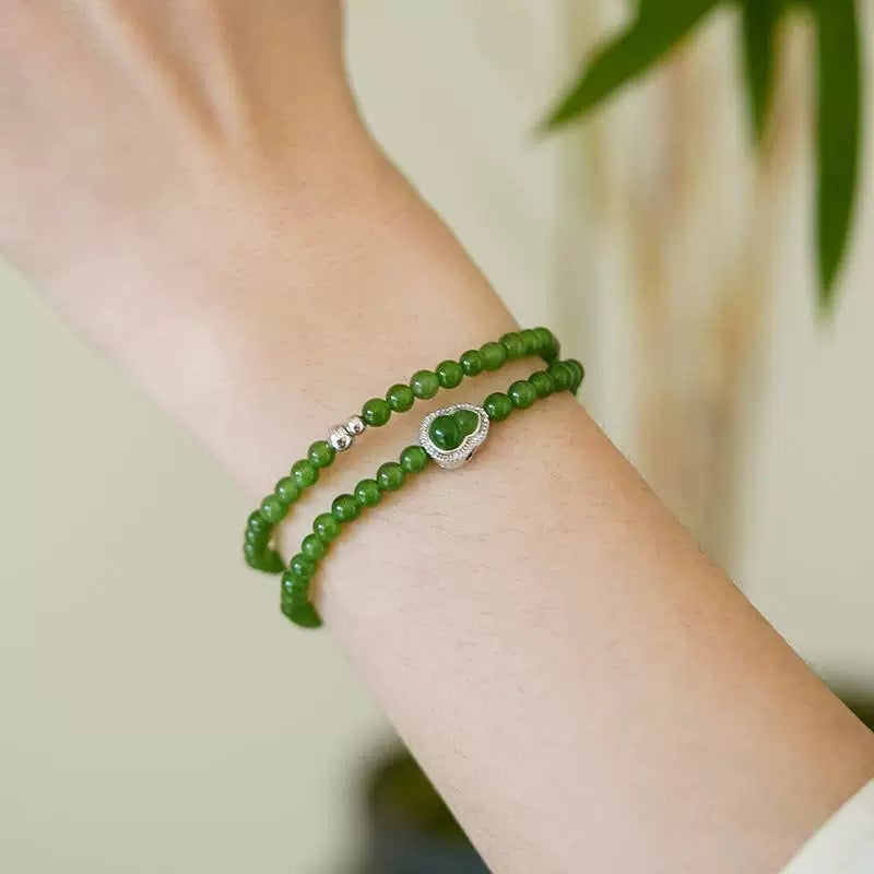 Serene Calabash Jade Bracelet
- Natural Hetian Jade Beaded Bracelet (Fresh Apple Green, Neo-Chinese Elegance)