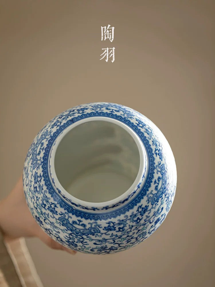 Blue & White Porcelain Tea Caddy
- Antique-Style "General's Jar" Ceramic Tea Canister (Air-Tight Storage for Loose Leaf Tea)