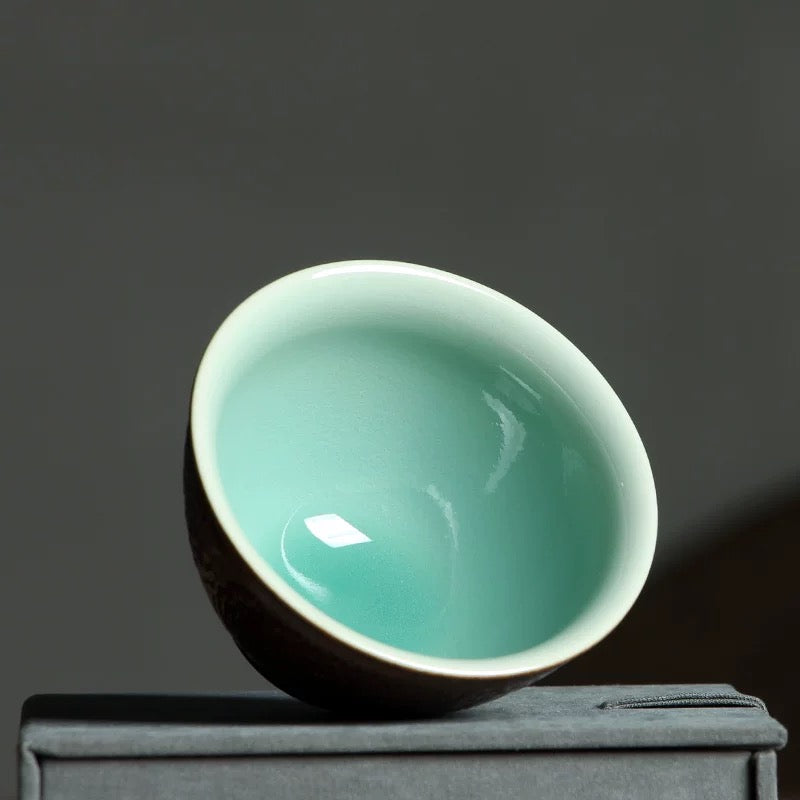 Authentic Longquan Celadon Tea Cup – Hand-Chiseled 'Dancing Blade' Ceramic for Tea Connoisseurs