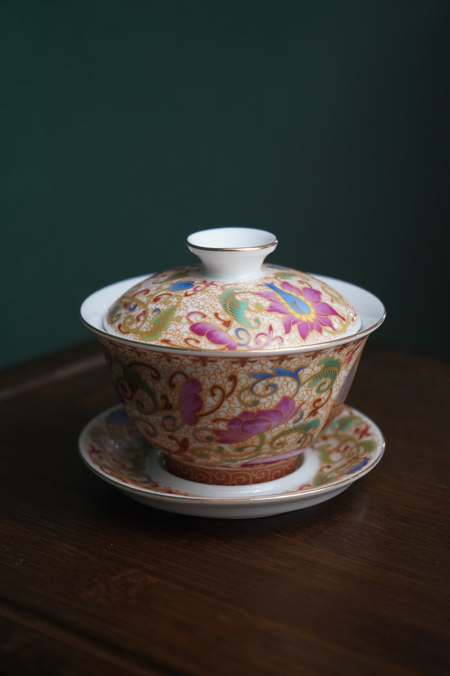 White porcelain hand-painted lid bowl