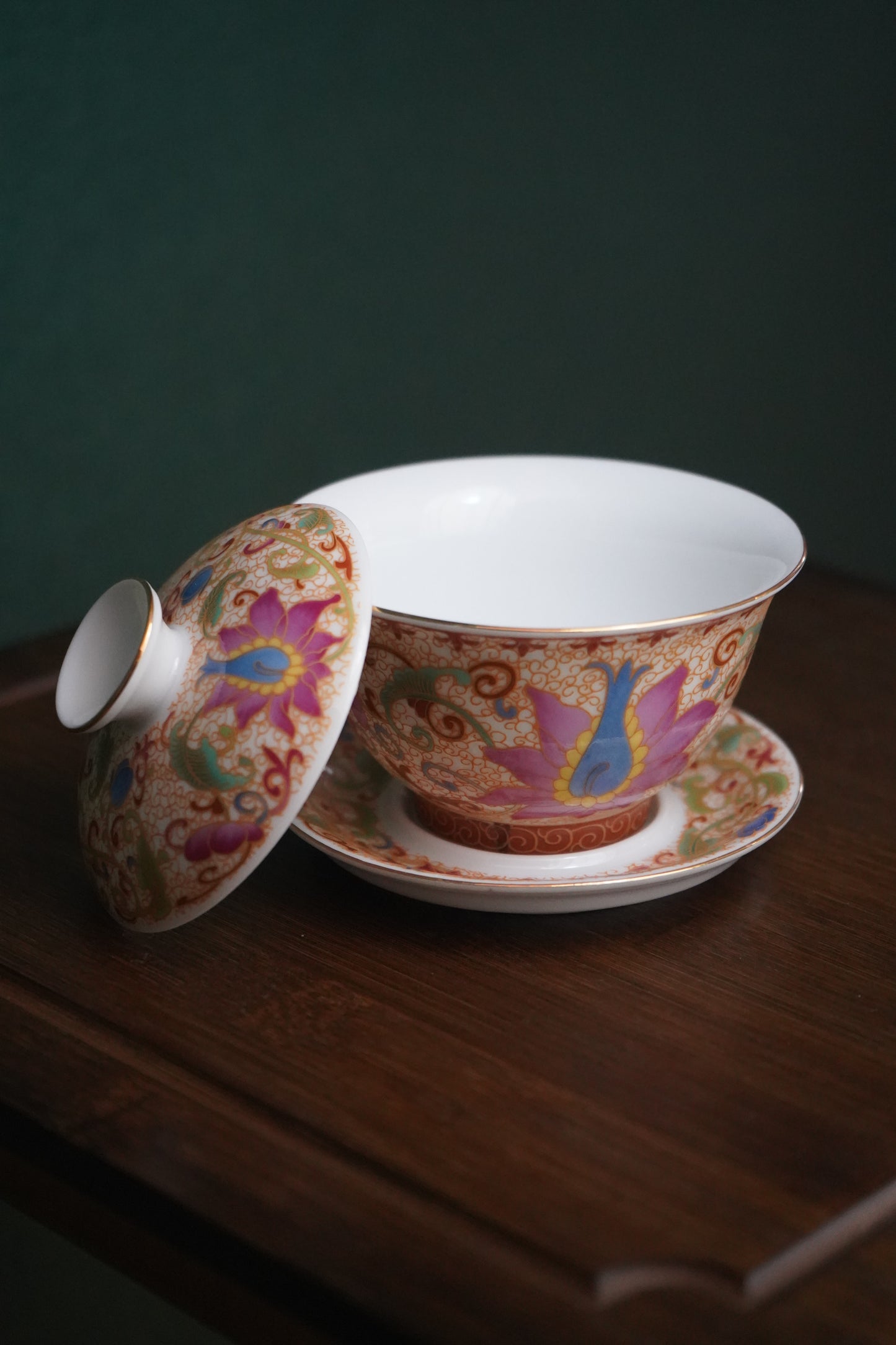 White porcelain hand-painted lid bowl